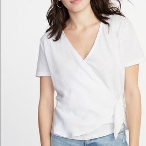 OLD NAVY WHITE WRAP TEE